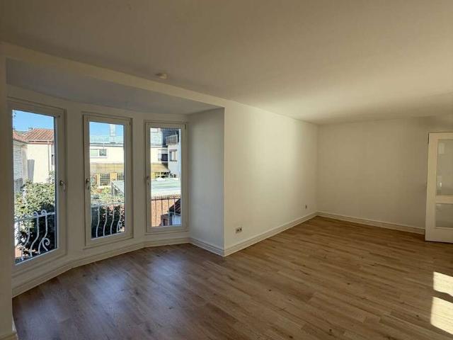 183 m² Wohnvielfalt im Herzen von Burgdorf – 7 Zimmer, Kamin & große Terrasse