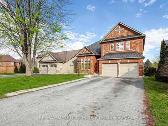 183 Valmont Court, Hamilton, ON, L9G 5A1 house for sale | Listing ID X13637 | Royal LePage
