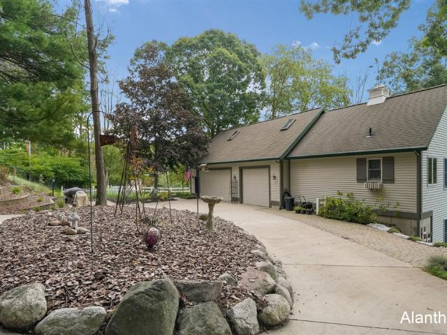 18443 Iroquois Drive