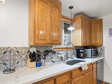 18441 Hillcrest Rd 18443 Hillcrest