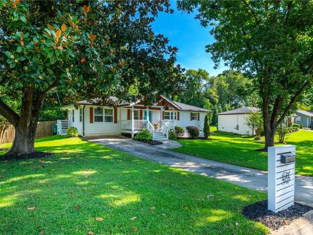 1845 Lochlomand Lane SE