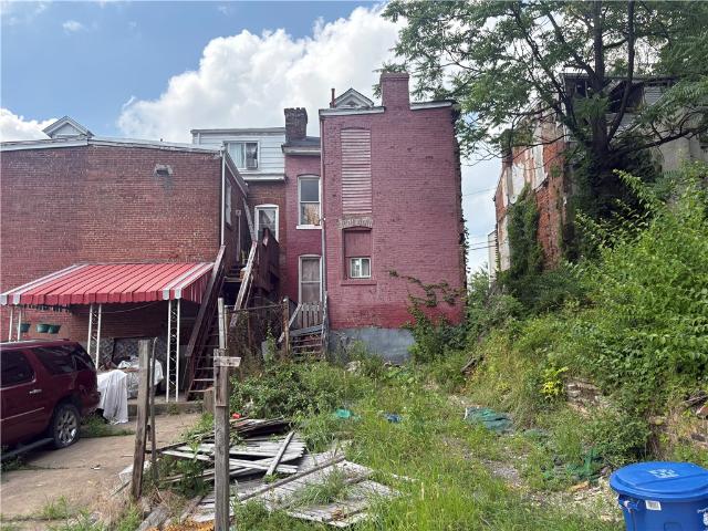 1840 Webster Ave