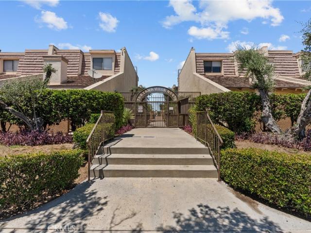 18417 Collins St, Unit D, Tarzana, CA 91356 | MLS #SR26083