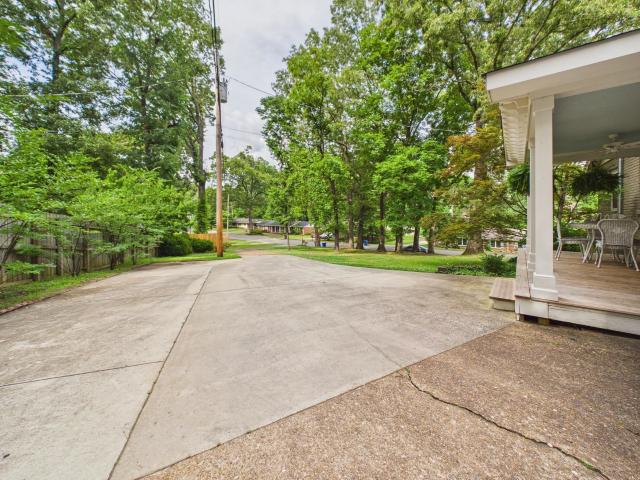 1841 Courtney Ave