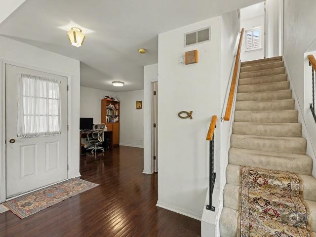 1841 Grosse Pointe Circle