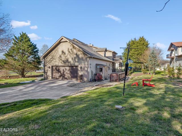 184 Amohi Way