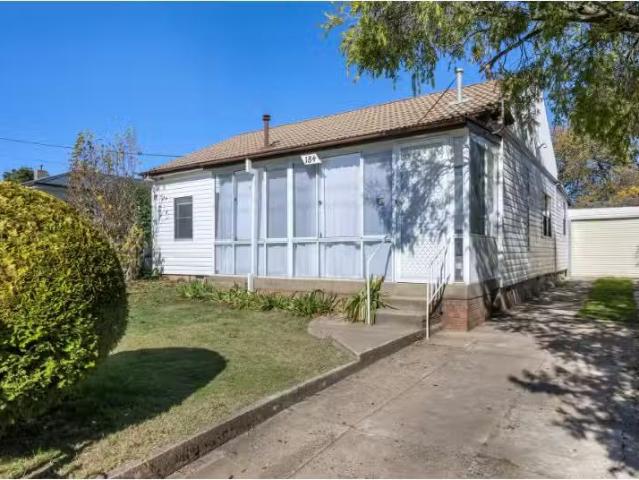 184 Dalton Street, Orange House for rent Listed by Dearne Yeg.