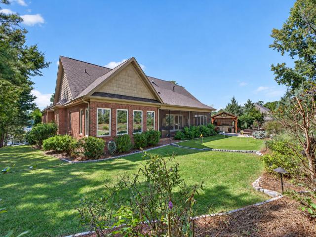 184 Lady Banks Road