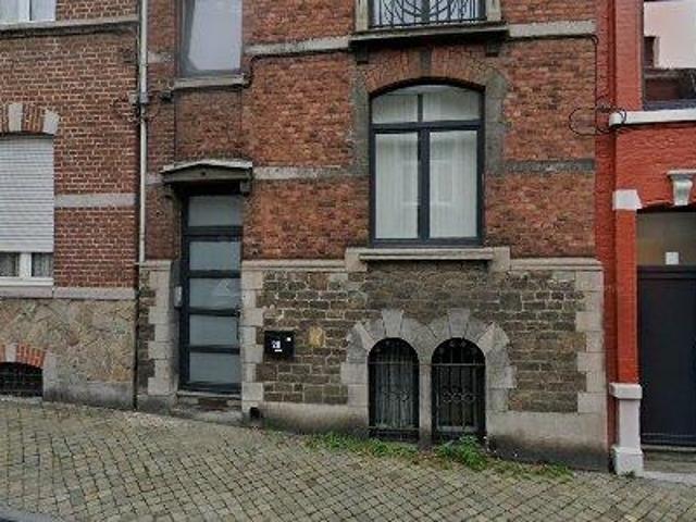 184 m2 apartment for rent in Luik