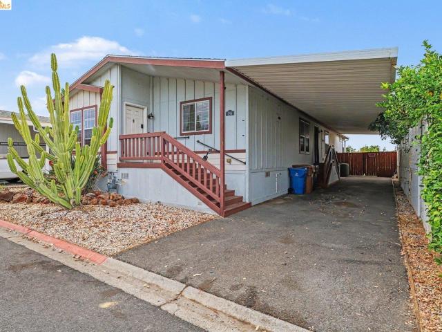 184 Maureen CIR
