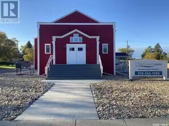184 Queen Elizabeth Boulevard, Kamsack, SK, S0A 1S0 commerci.