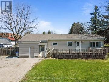 Lucan, Lucan Biddulph, Ontario - Garden