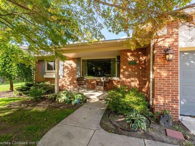 18544 Williams St, Livonia, MI 48152