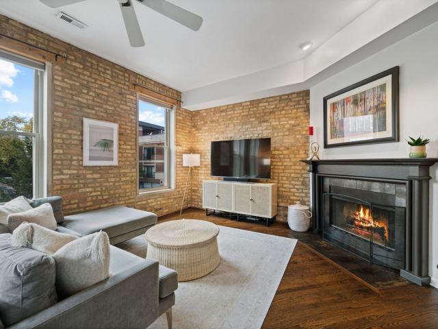 1855 N Damen Avenue # 2S