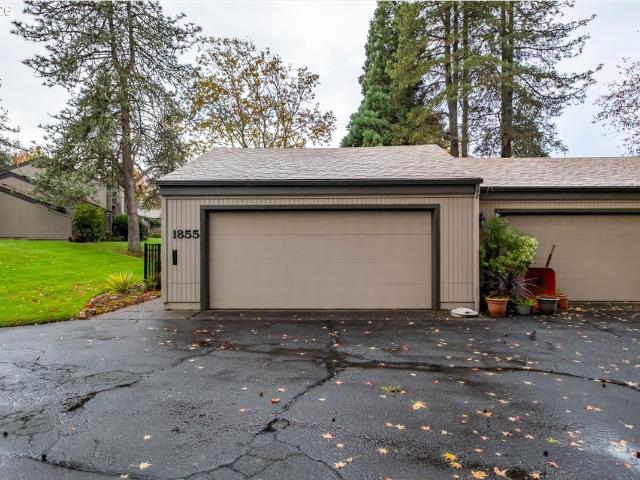 1855 lexington cir