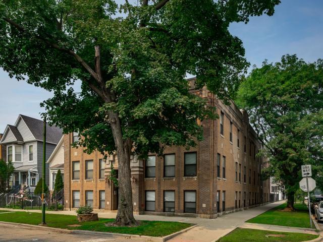1856 N Sawyer Avenue # 303
