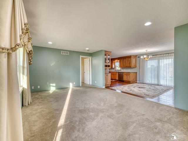 1858 W Albain Road