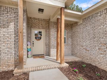 18508 Parkway Pines Drive