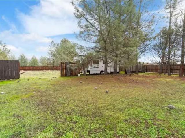 1850 SPRING VALLEY RD, CLEARLAKE OAKS, CA 95423