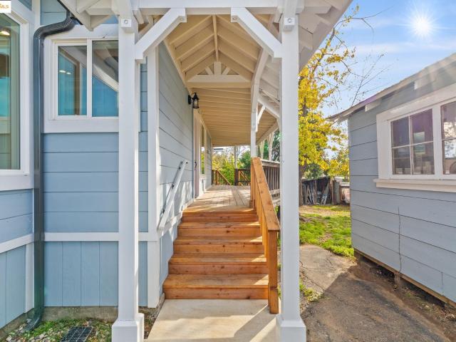 18527 Crocker