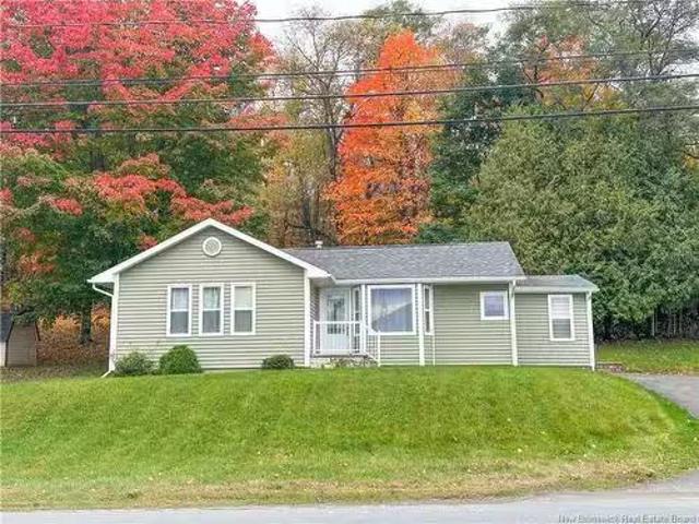 185 Houlton St, Woodstock, NB, E7M 1Y7 house for sale Listi.