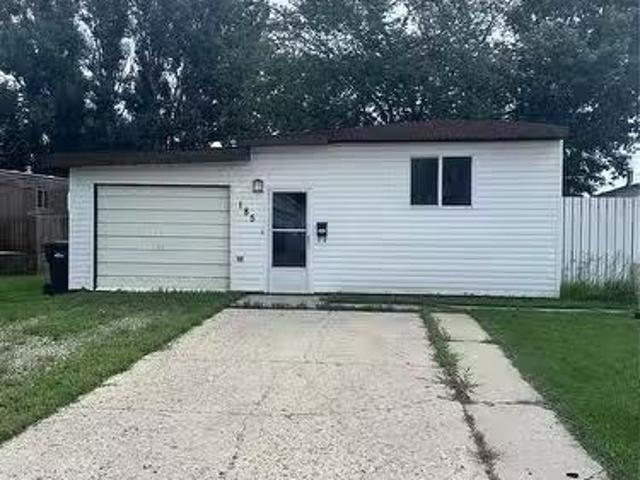 185 Laing Crescent, Weyburn, SK, S4H 2R8 house for sale Lis.