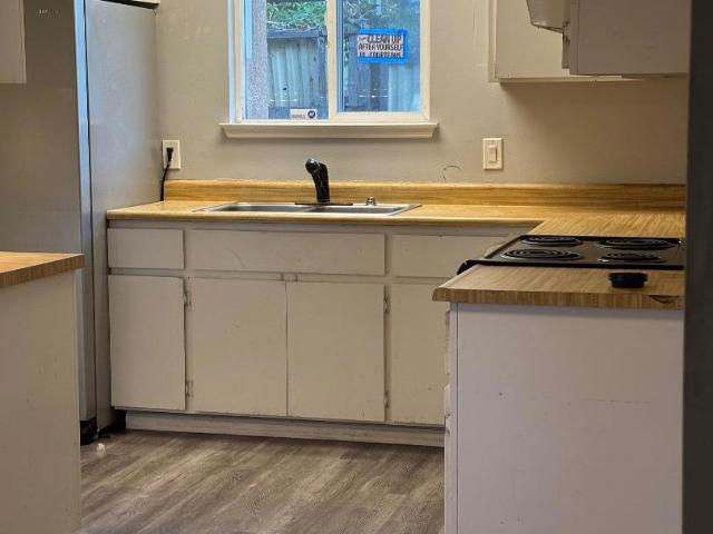185 N White Road