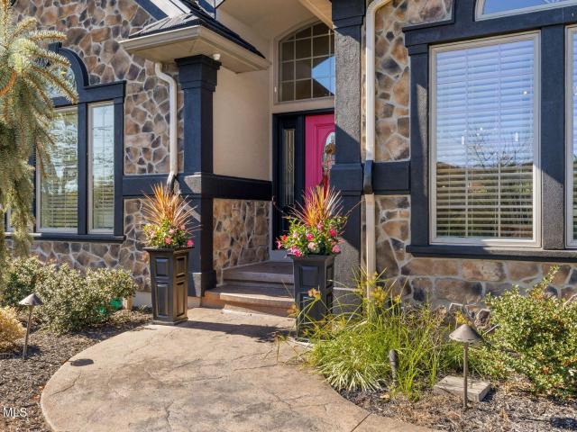 185 S Park Ln, Hollidaysburg, PA
