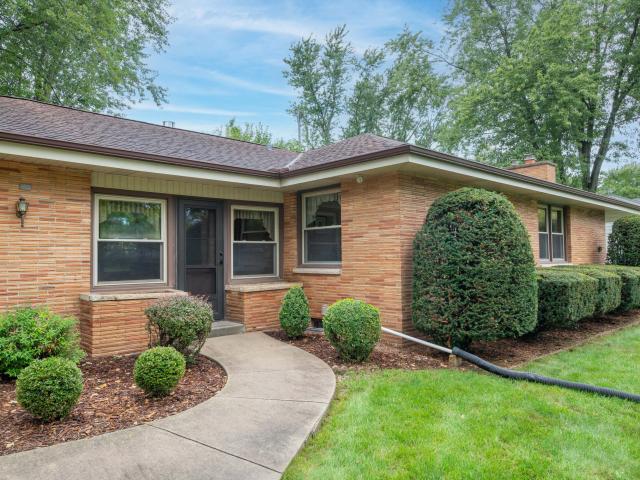 1865 Lone Oak W Cir