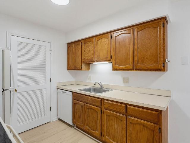18600 Fraser Group 2 Bedroom Apartment for Rent at 18600 E 14 Mile Rd, Fraser, MI 48026 Fraser