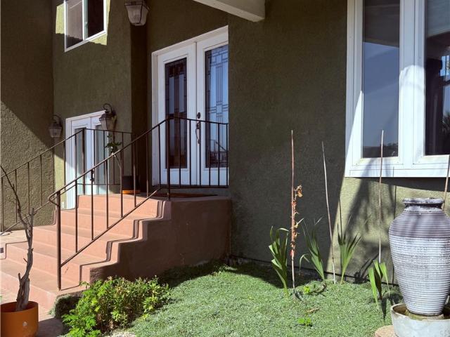 1860 Claudia Ave