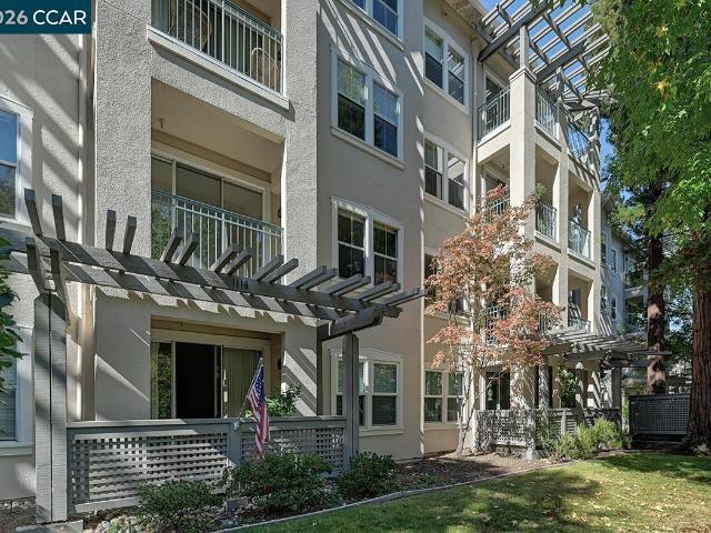 1860 Tice Creek Dr 1218