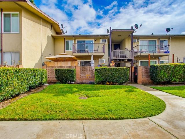 1860 W Glenoaks L