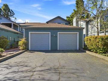 1863 Shirley Dr