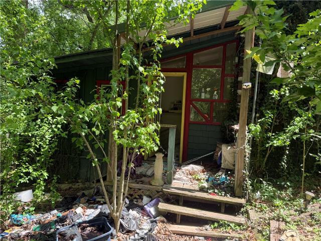186 County Road 2102