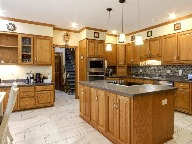 186 Kestwick Drive W