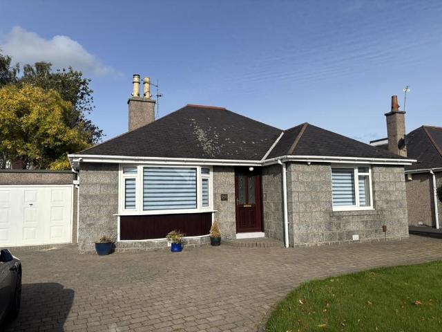 186 Kings Gate, Aberdeen, AB15 6DP 2 bed bungalow to rent £1,250 pcm £288 pw