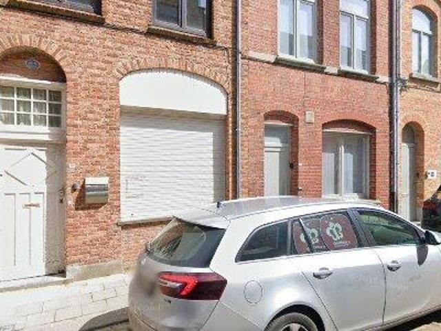 186 m2 apartment for rent in Ieper