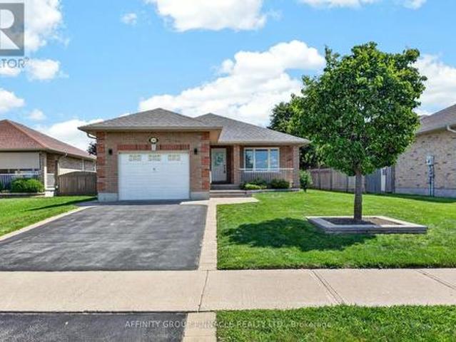 186 Mclaughlin Road, Kawartha Lakes Lindsay, ON, K9V 6L8 house for sale | Listing ID X13624 | Royal LePage