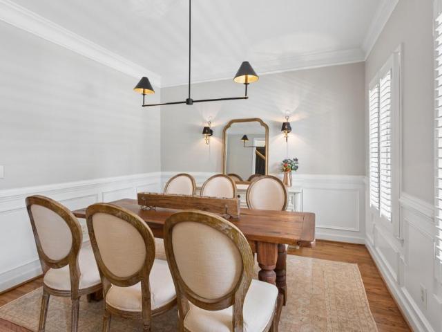 1875 La Dawn Lane NW