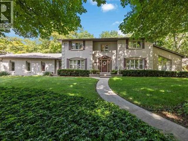 1876 Clarence Street, Sarnia, ON, N7X 1C8 house for sale | Listing ID 26022 | Royal LePage