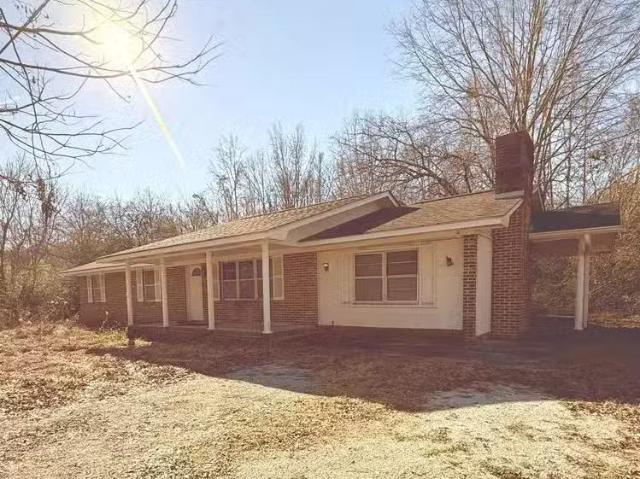 1877 OLD SYLACAUGA HWY, SYLACAUGA, AL 35150