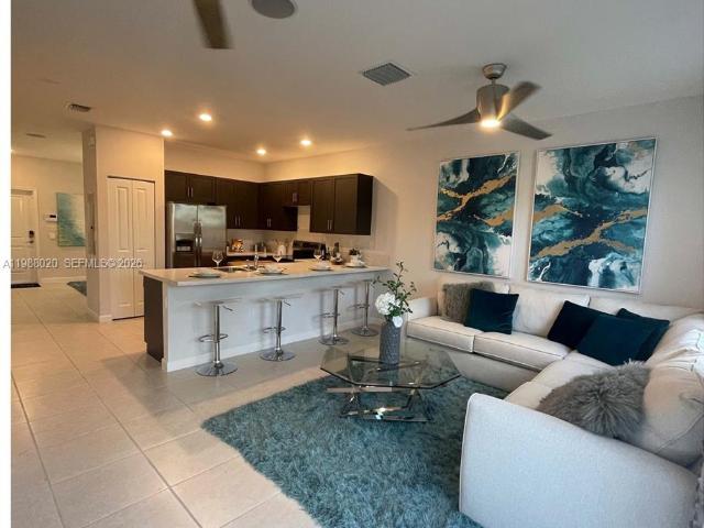 1879 SE 27th St, Homestead, FL 33035 | MLS #A11988