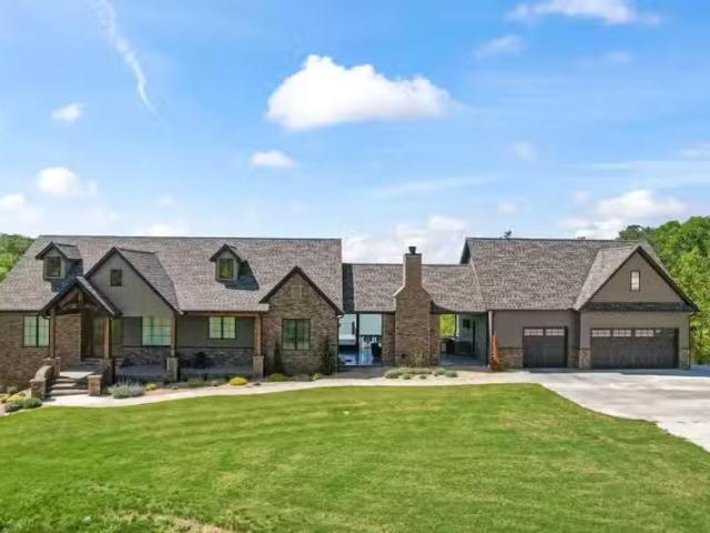 18700 KNABENSCHUH DRIVE, GARFIELD, AR 72732