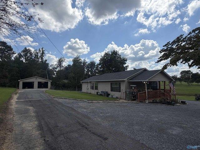 1870 Bethsaida Rd, Boaz, AL 35957