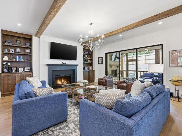 1872 Hickory Road