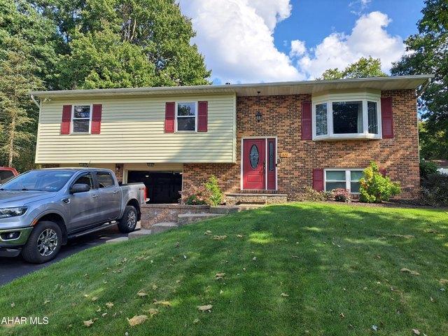 1873 Dixie Ln, Altoona, PA 16602