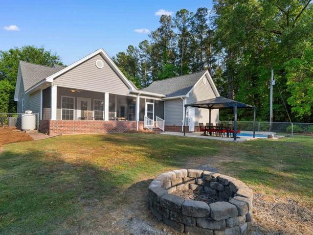 1884 Clarence Dr, Andrews, SC 29510