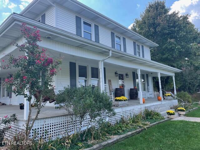 1886 Dr Thomas Walker Rd