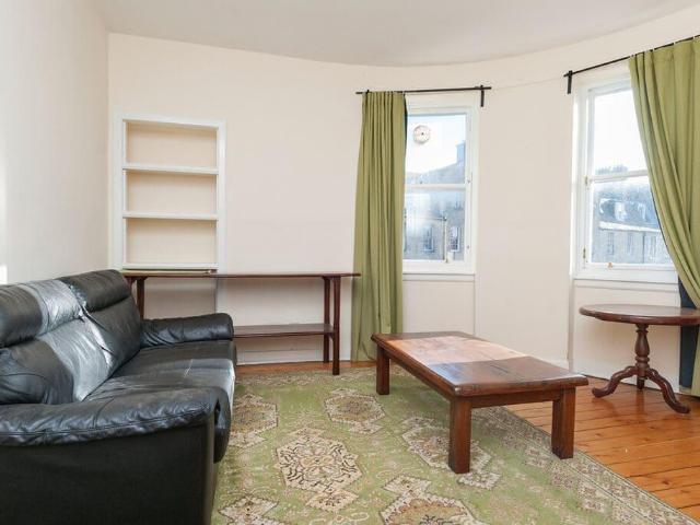 1887L St Patrick Street, Edinburgh. 2 bed flat to rent £1,375 pcm £317 pw